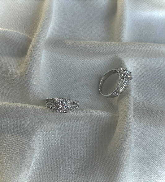 Celine Ring